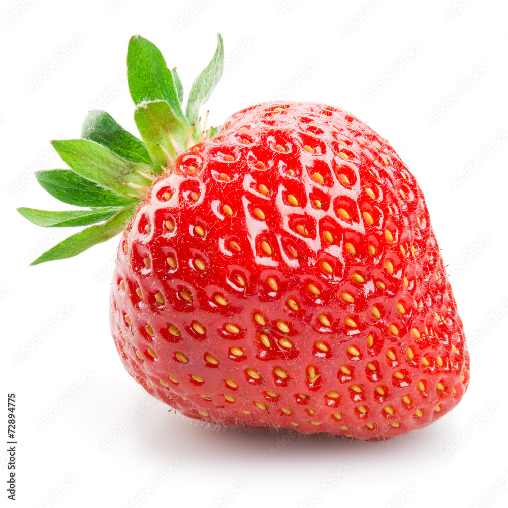白底分离的新鲜草莓