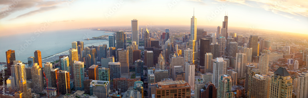 美国伊利诺伊州日落时的芝加哥全景