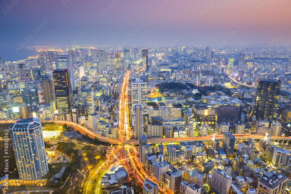 日本东京城市景观和高速公路