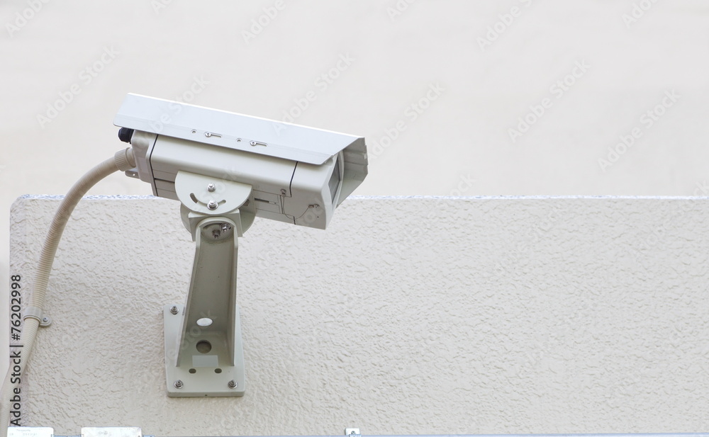 建筑物墙上的摄像机安全系统