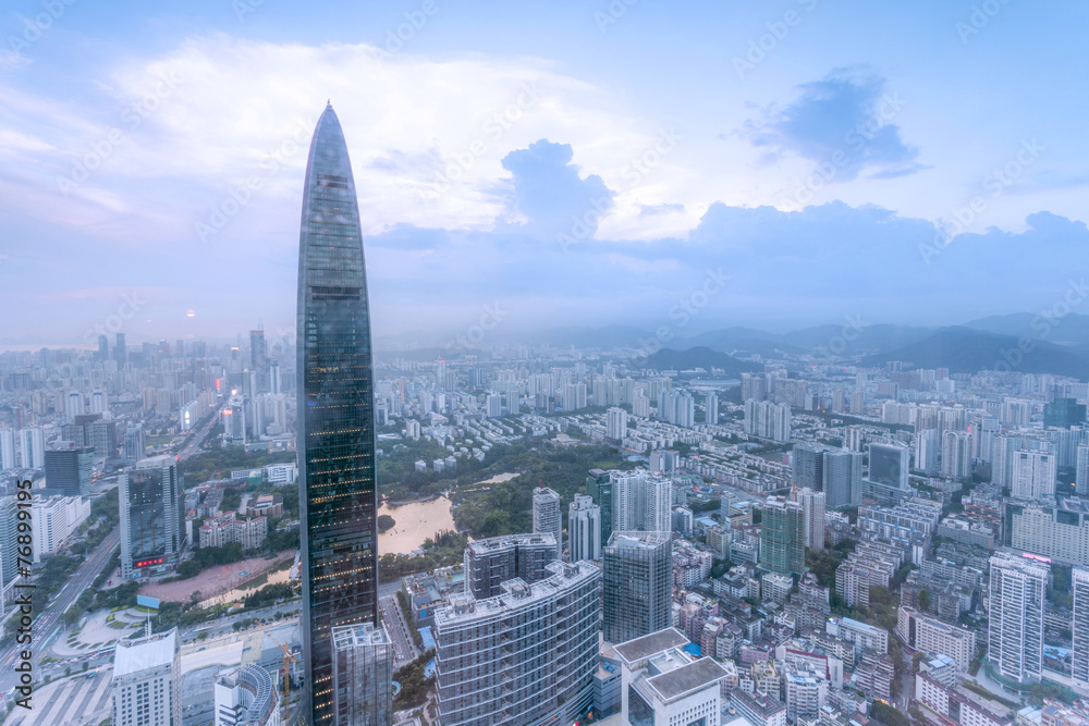 深圳的天际线、办公楼和现代城市景观