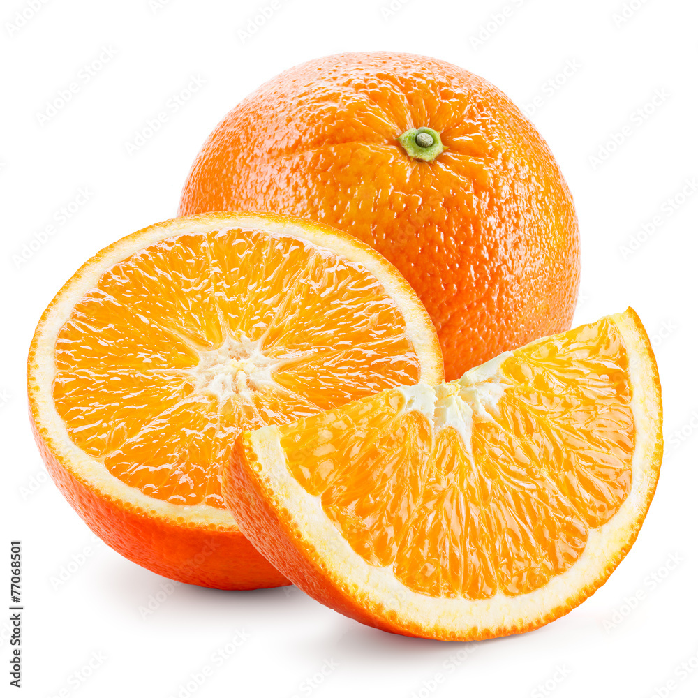 橙色水果。整颗、半颗和一块隔离在白色上。