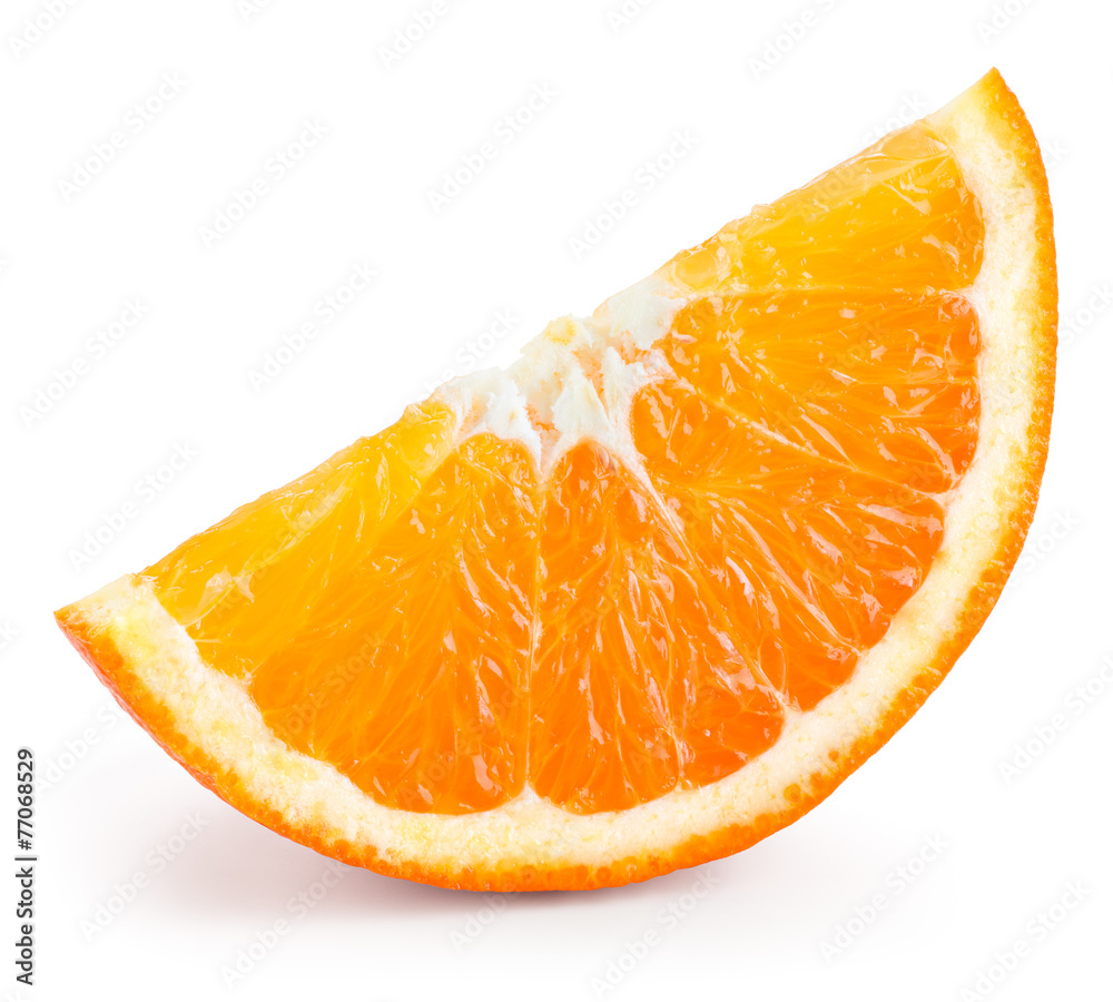 白色分离的橙色水果片