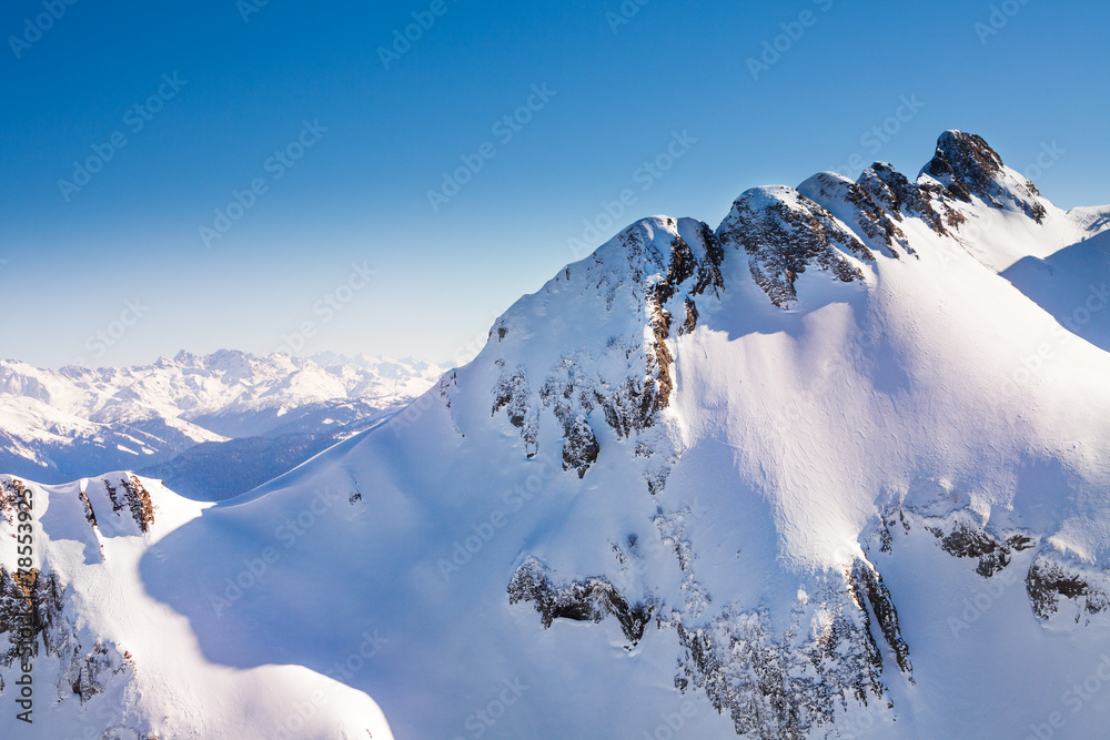 高加索山脉冬季美景