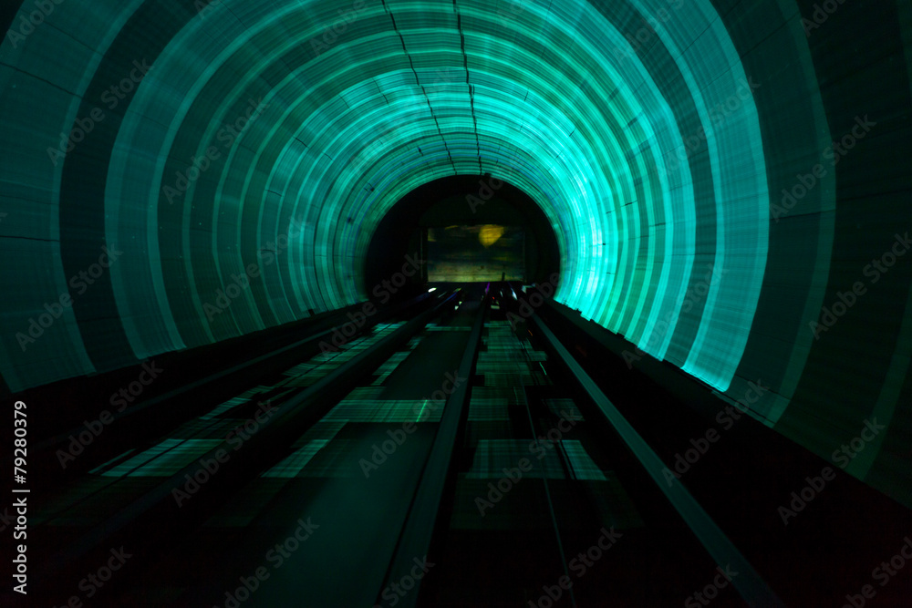 未来超高速隧道交通模糊运动
