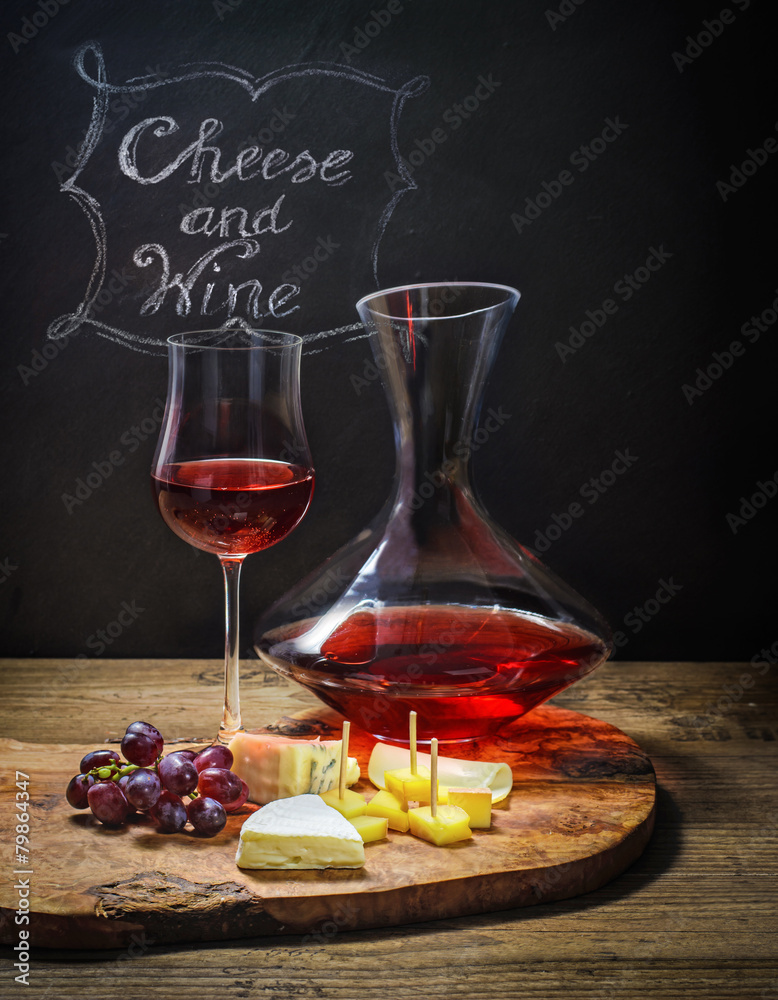 Rotwein und Käse