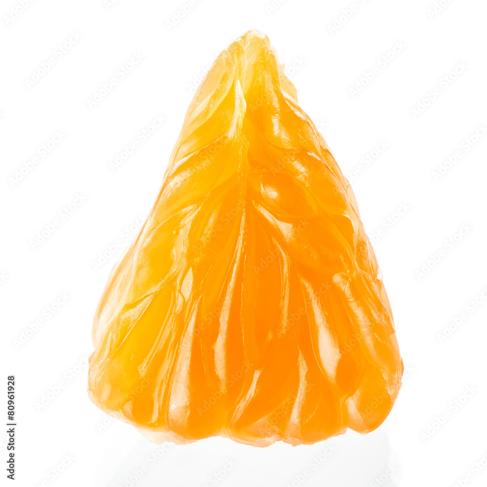 橙色水果。白色切片。
