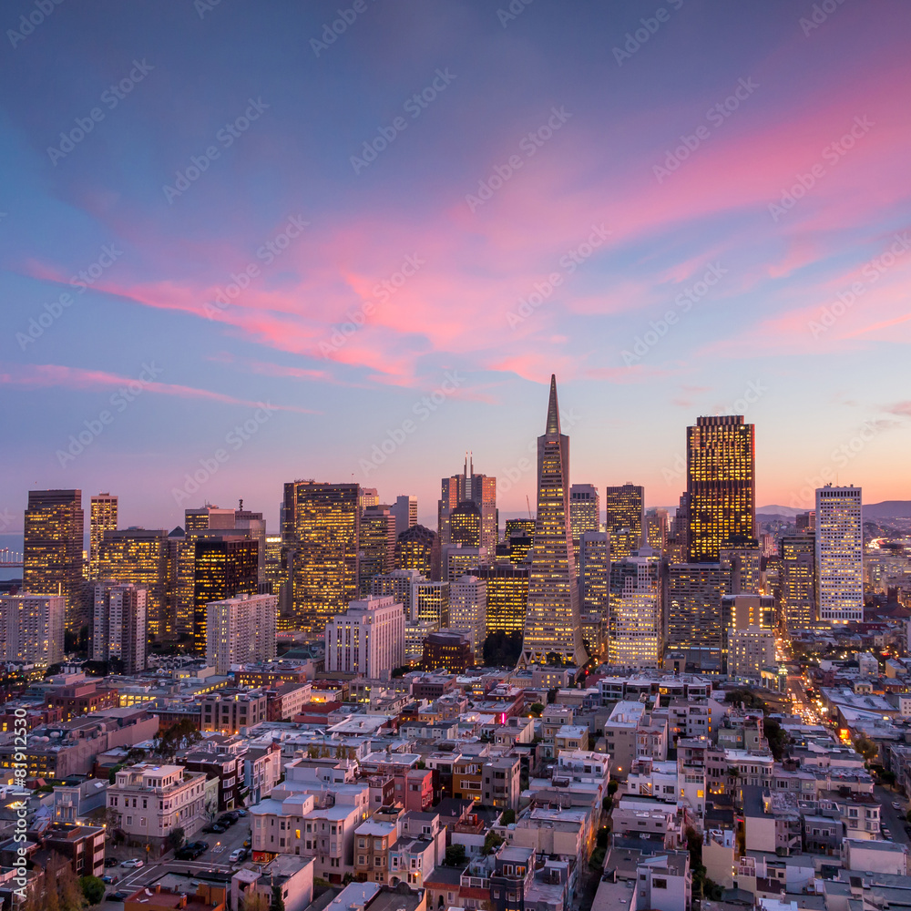 日落时旧金山市中心