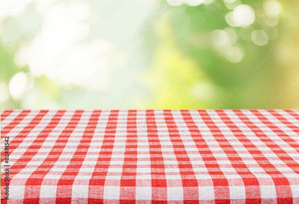 野餐。空桌子，用于您的照片蒙太奇或产品展示。