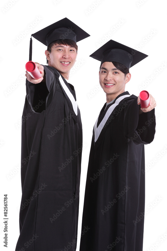 两个快乐的毕业生