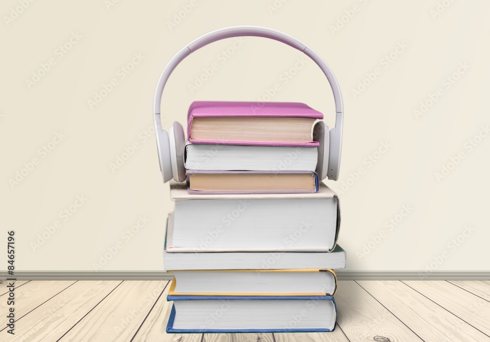 耳机、书本、听力。