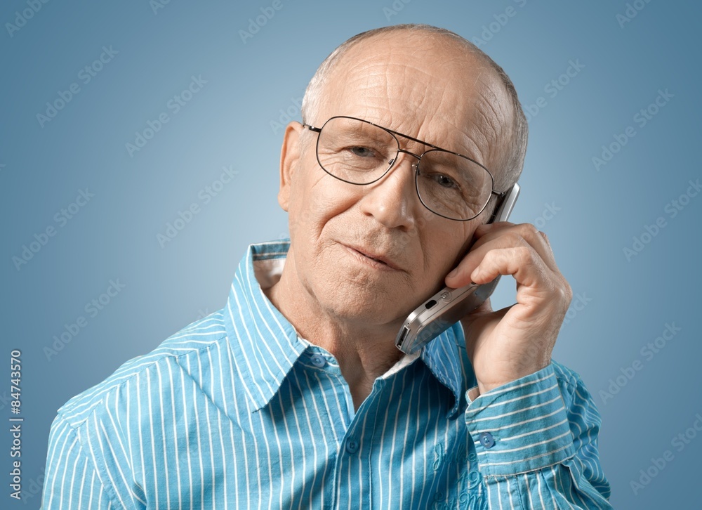 电话，老年人，在电话里。