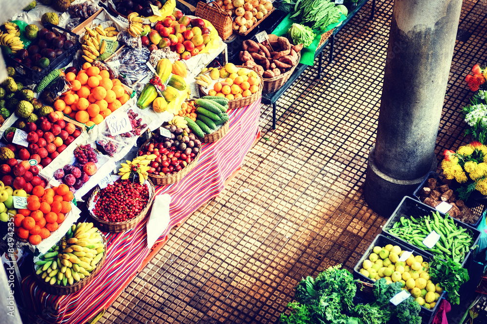 马德拉丰沙尔市场上的新鲜异国水果