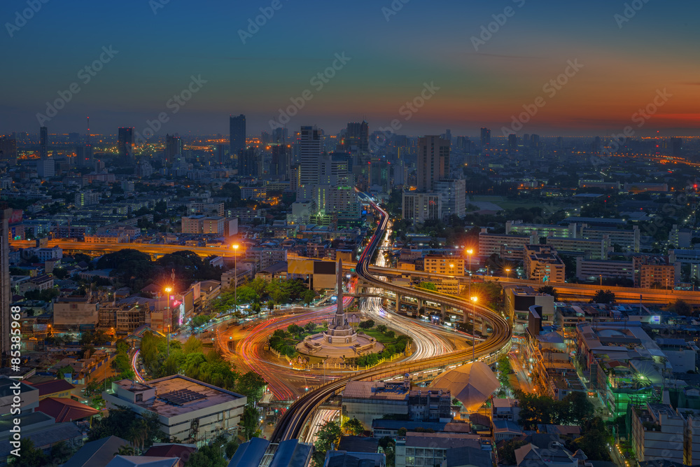 曼谷城市夜景，主要交通干道