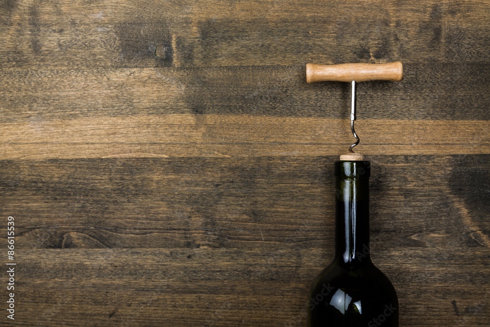 葡萄酒、软木、木材。