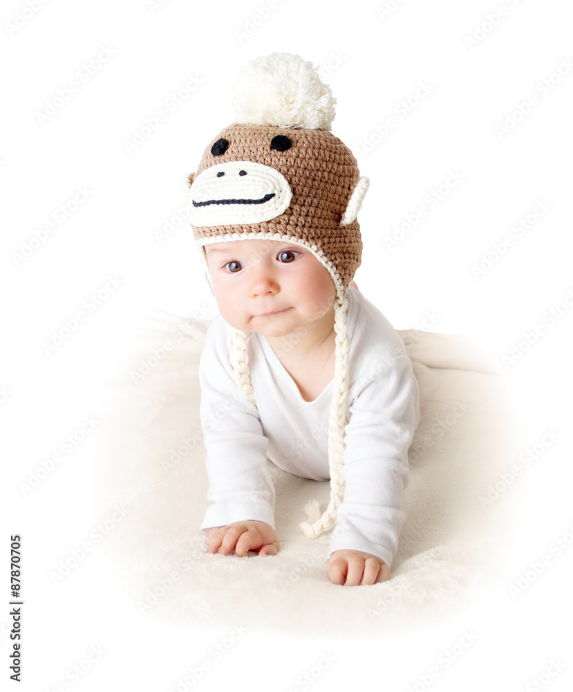 戴猴帽的婴儿