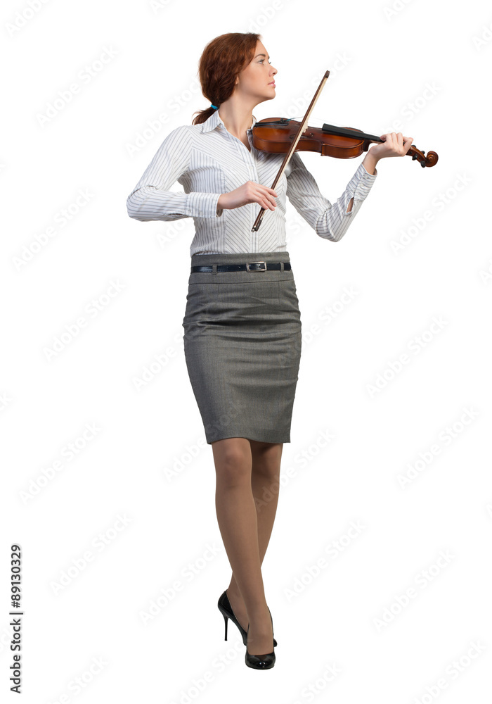 拉小提琴的女商人