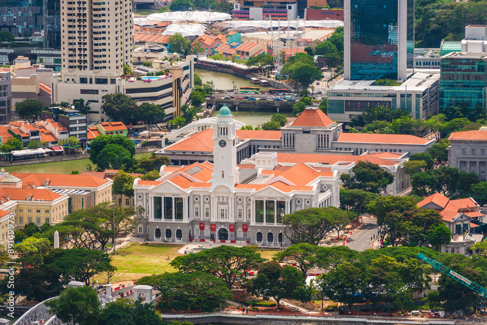 新加坡城市天际线与旧市政厅和古代亚洲文明博物馆的全景