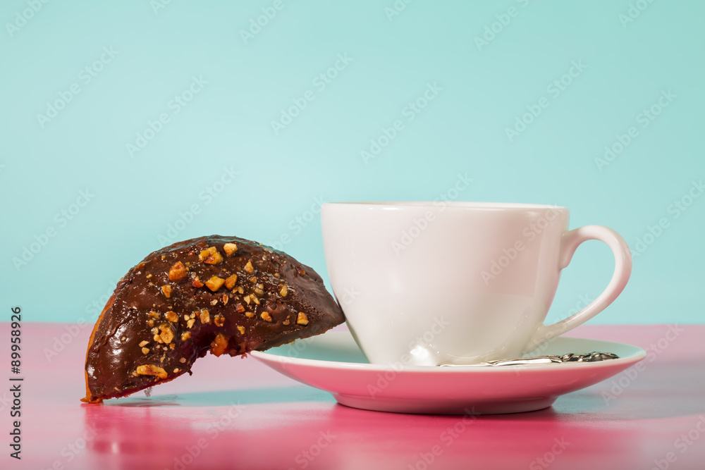 巧克力甜甜圈咖啡杯