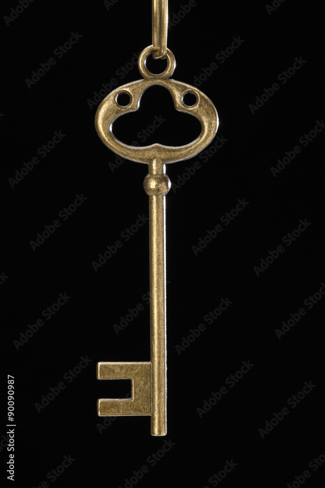 古い鍵/黒背景のレトロな鍵