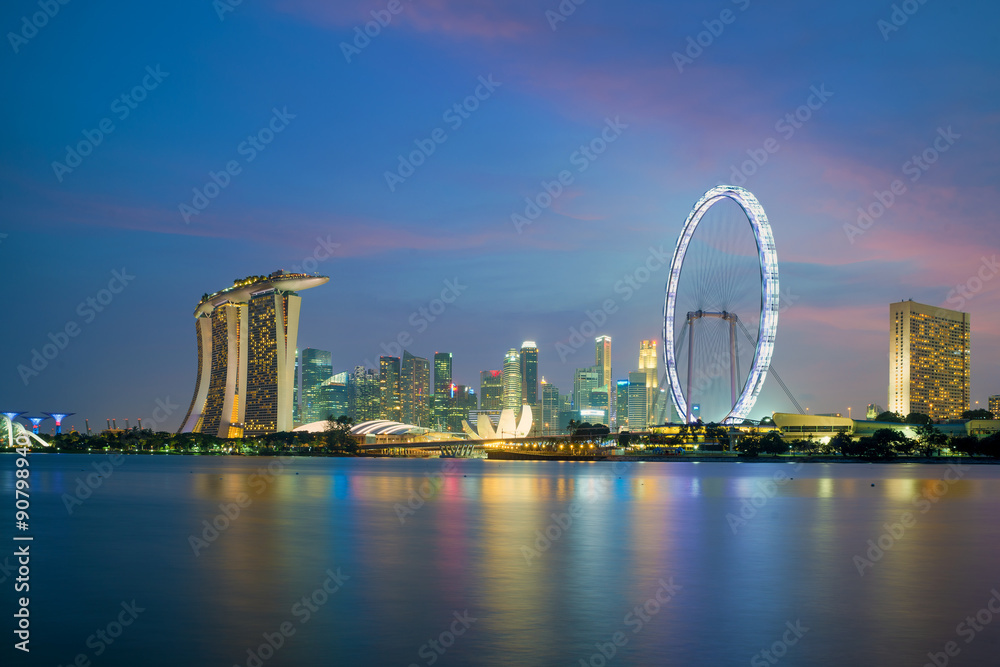 新加坡夜晚在码头湾的天空景观