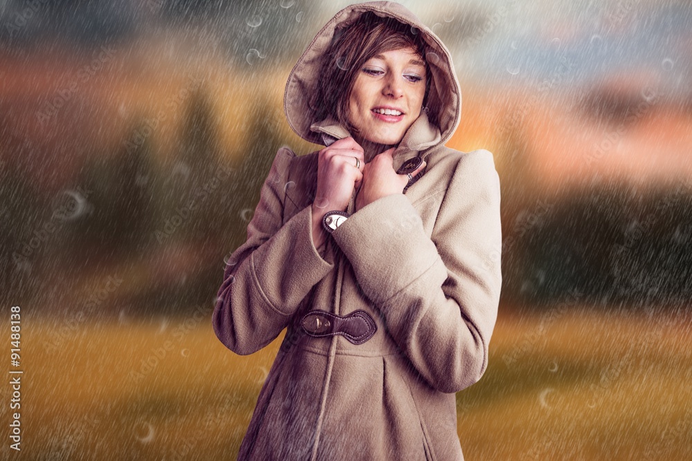 穿着冬衣的微笑女人的合成图像
