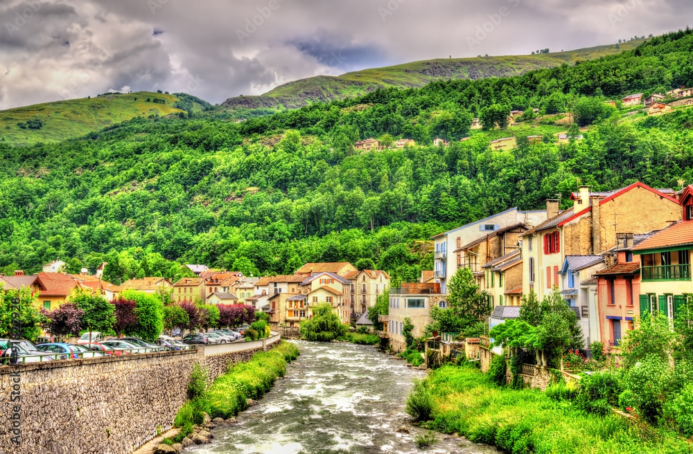Ax les Thermes的Ariege河-法国，Midi Pyrenees