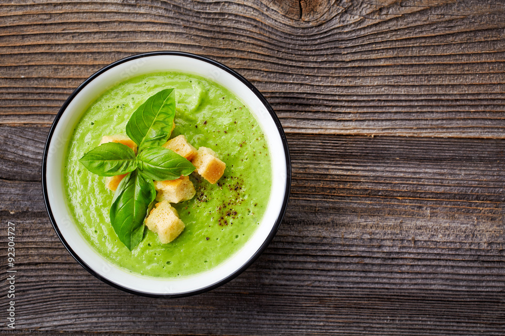 broccoli and green peas soup