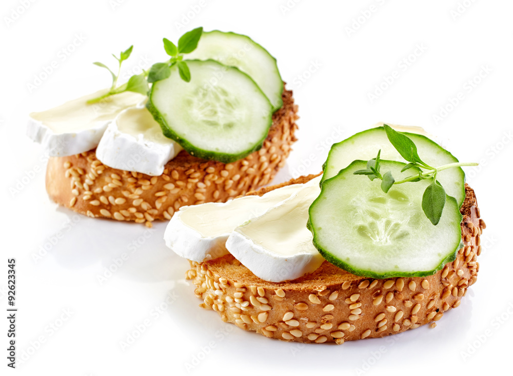 toasted bread with brie and cucumber