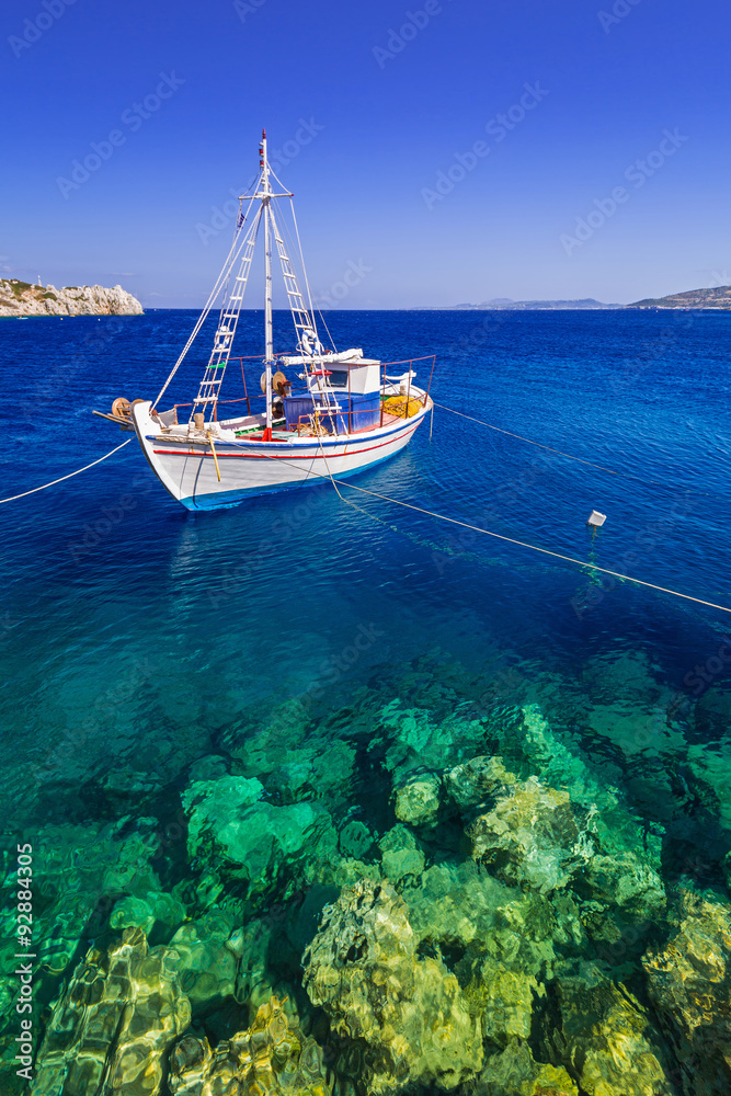 希腊扎金索斯海岸的渔船