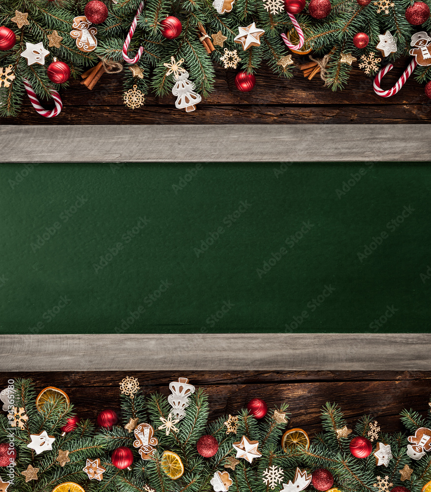 圣诞枞树装饰带空白卷轴