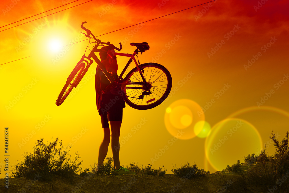 Deportes. Bicicleta de montaña y hombre. Estilo de vida deporte extremo exterior.Entretenimiento y o