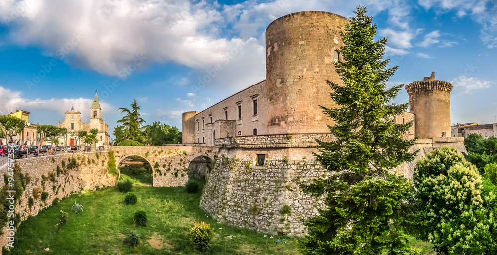 意大利南部巴西利卡塔Venosa著名的阿拉贡城堡（Castello Aragonese）