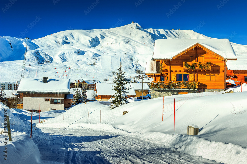 阿尔卑斯山的神奇滑雪场，法国，法国，欧洲