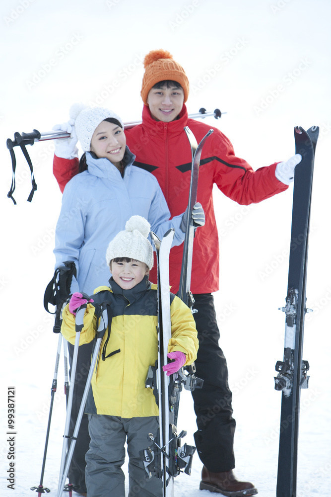 全家去滑雪