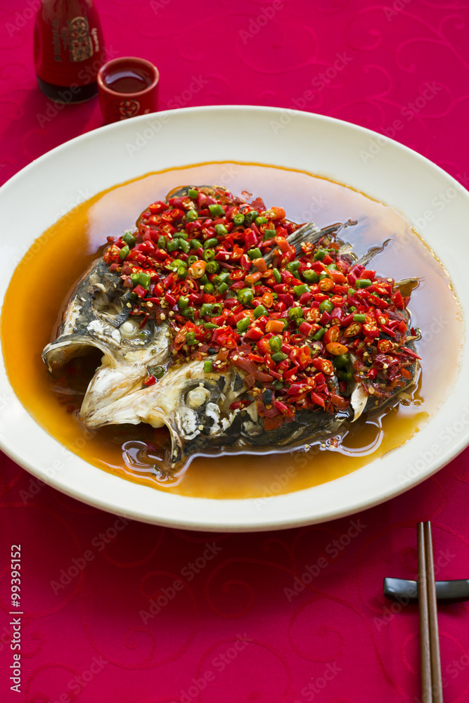 中国菜辣椒鱼头