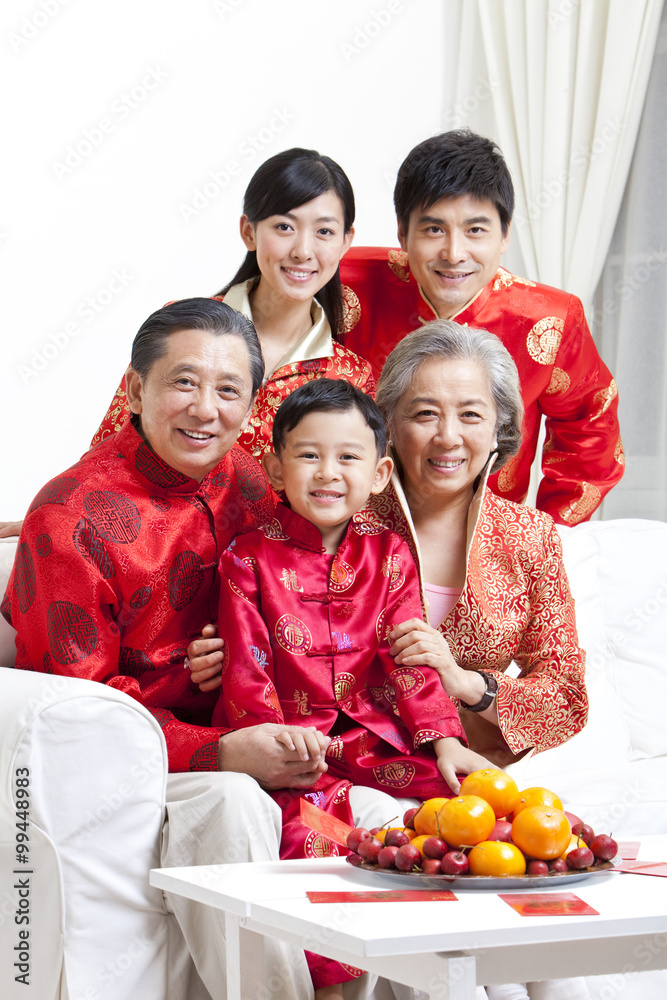 家庭庆祝中国新年肖像