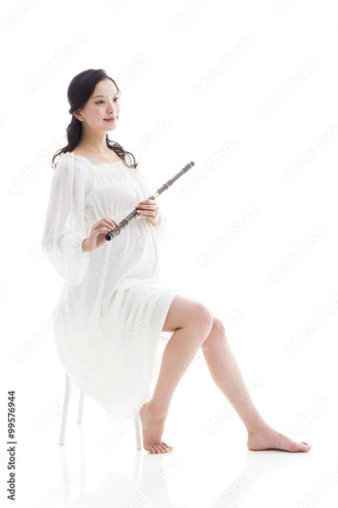 孕妇吹笛