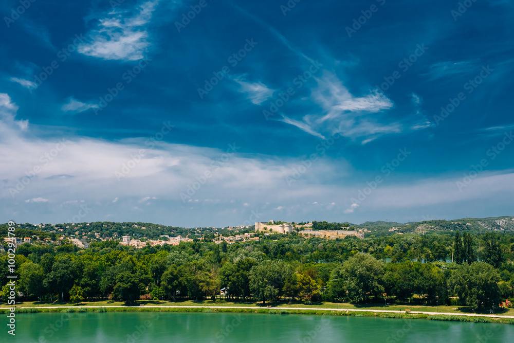 法国阿维尼翁维伦纽夫城堡的风景