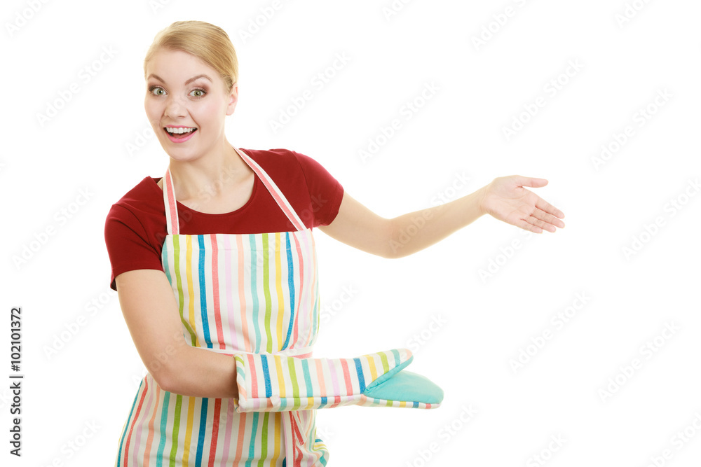 家庭主妇厨房围裙做出诱人的欢迎手势