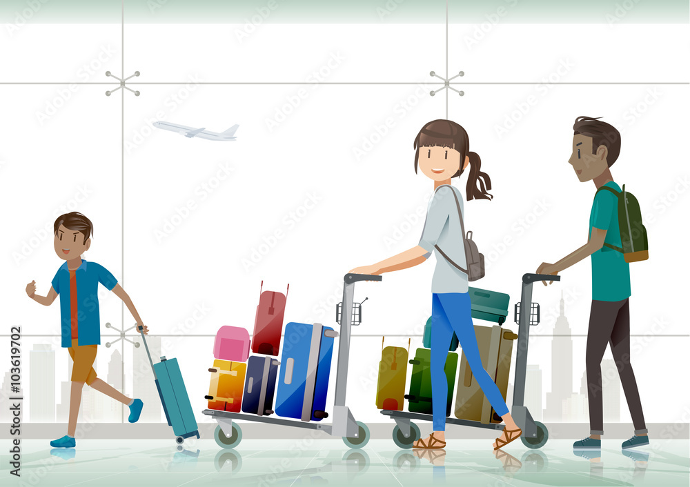 游客在机场推行李车。用推车搬运行李。乘飞机旅行愉快