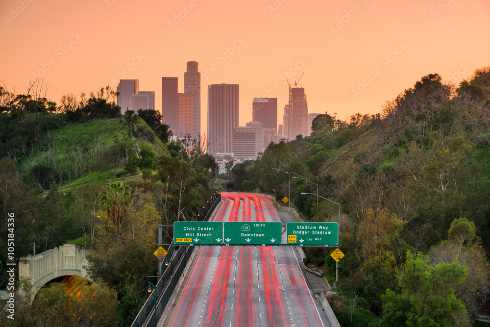 洛杉矶，加利福尼亚州天际线和高速公路