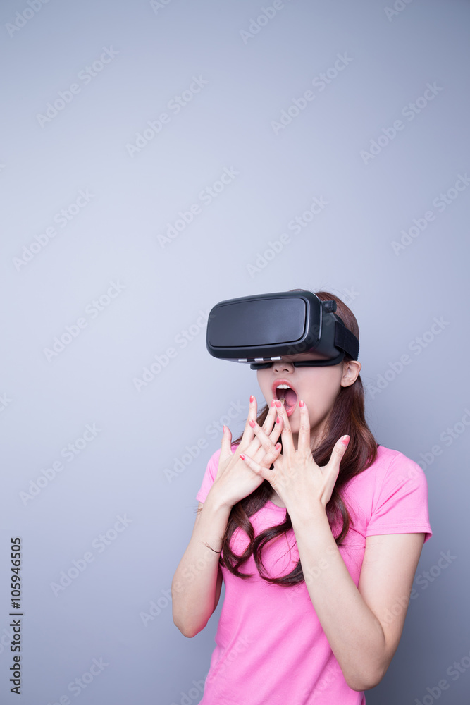 害怕女人看虚拟现实