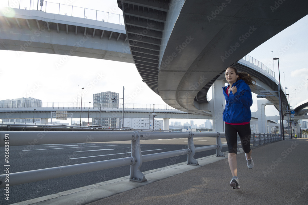 Women are jogging the city