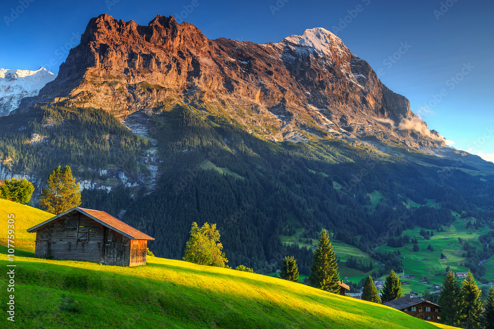 典型的高山木屋，Eiger North face，Grindelwald，瑞士，欧洲