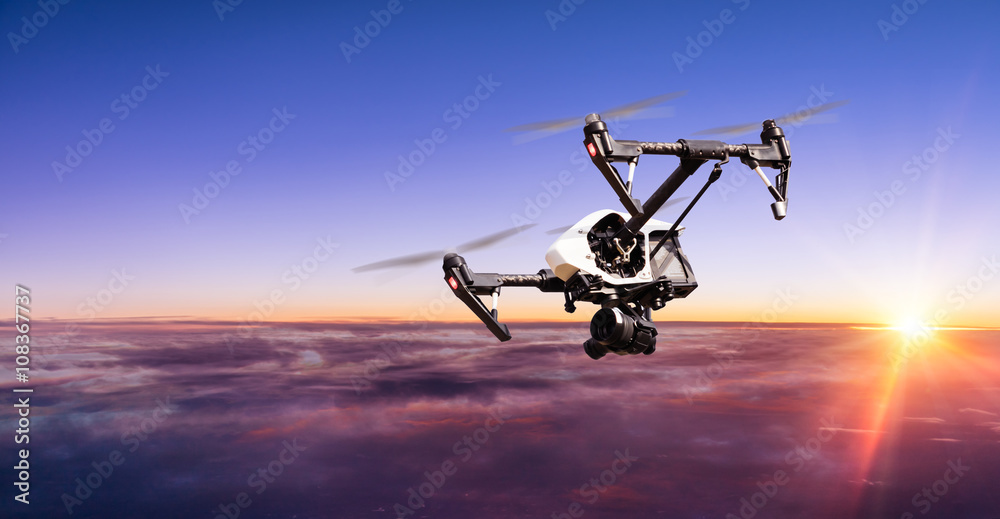 工业无人机在云端飞行