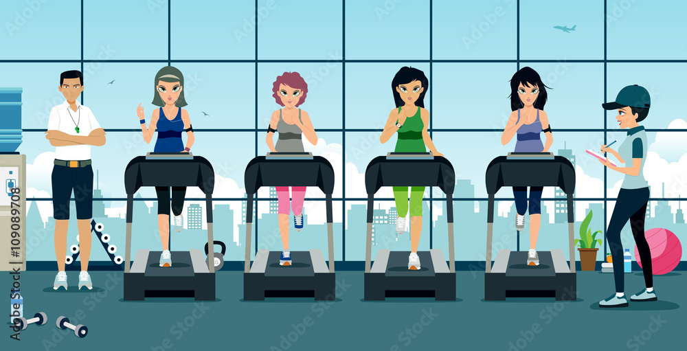在健身房和教练一起在跑步机上跑步的女人。