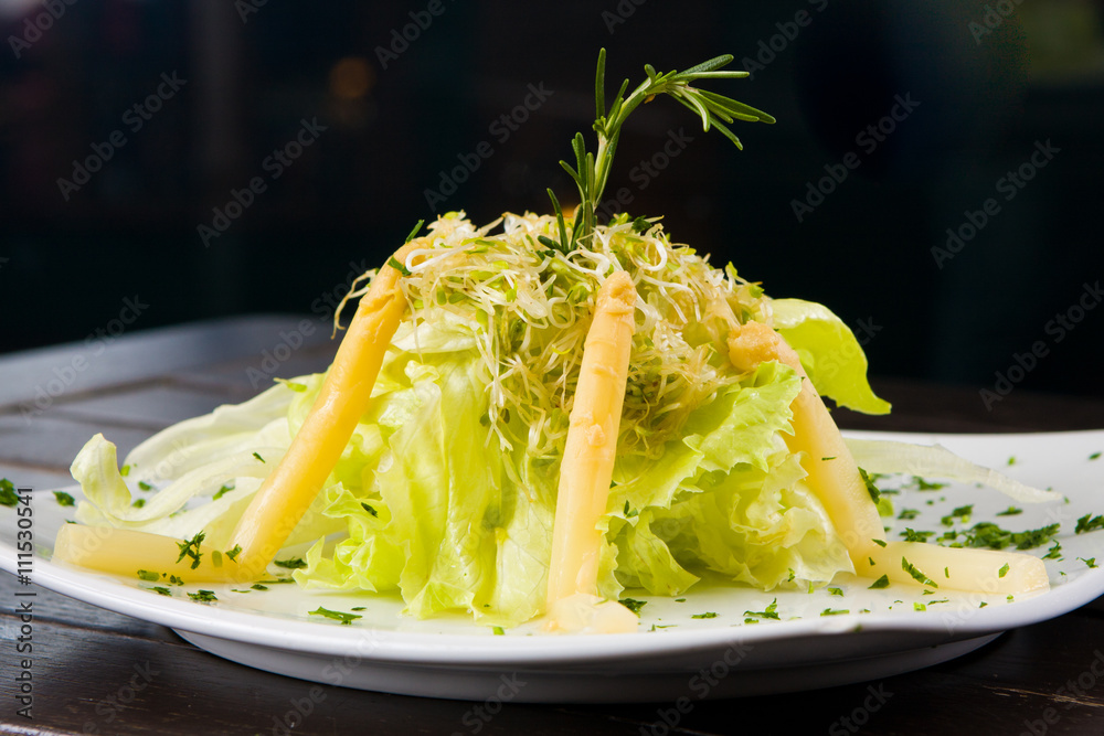 Fresh Lettuce Salad