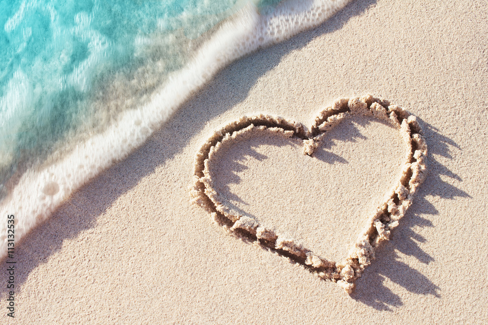 在热带海滩上手写的情话