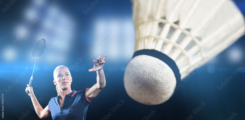 羽毛球运动员打羽毛球的合成图像